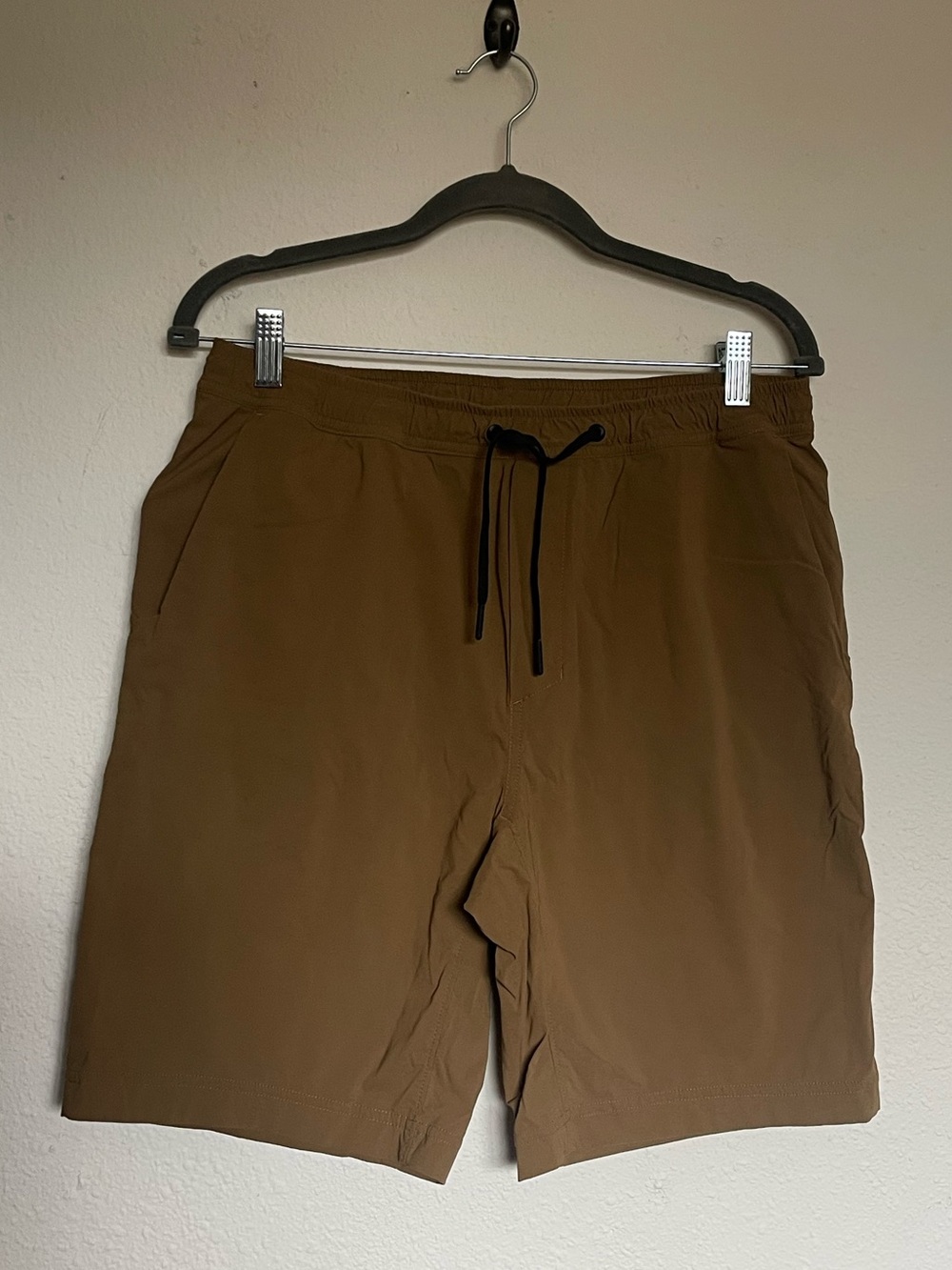 Mountain Hardwear Men's Brown Drawstring Hybrid Shorts